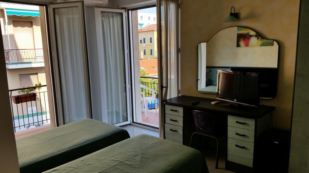 Hotel San Nazario Varazze Phòng bức ảnh