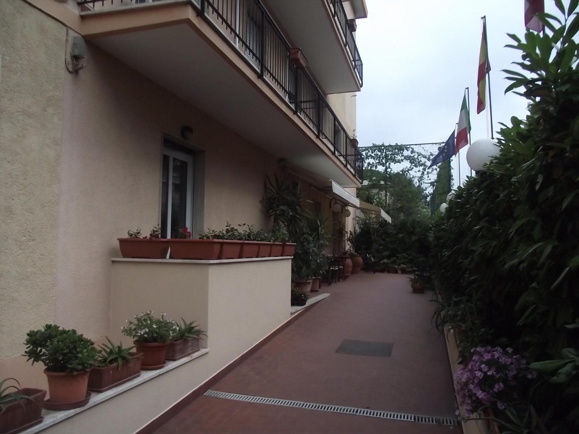 Hotel San Nazario Varazze Ngoại thất bức ảnh